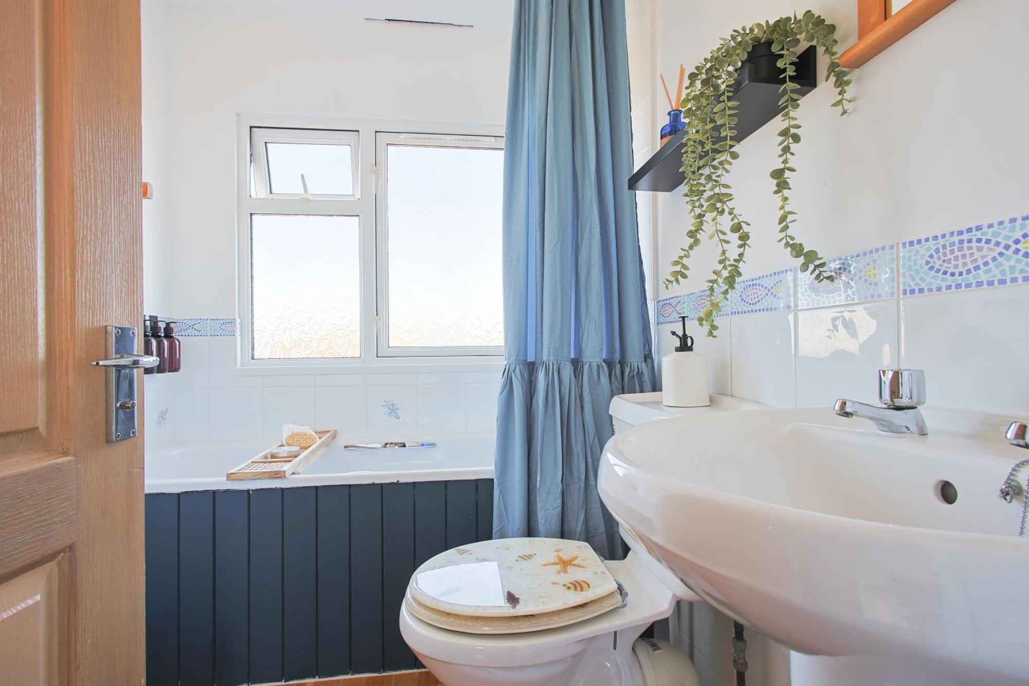 The Retreat, Waterfront & Log Burner Villa Christchurch  Exteriör bild